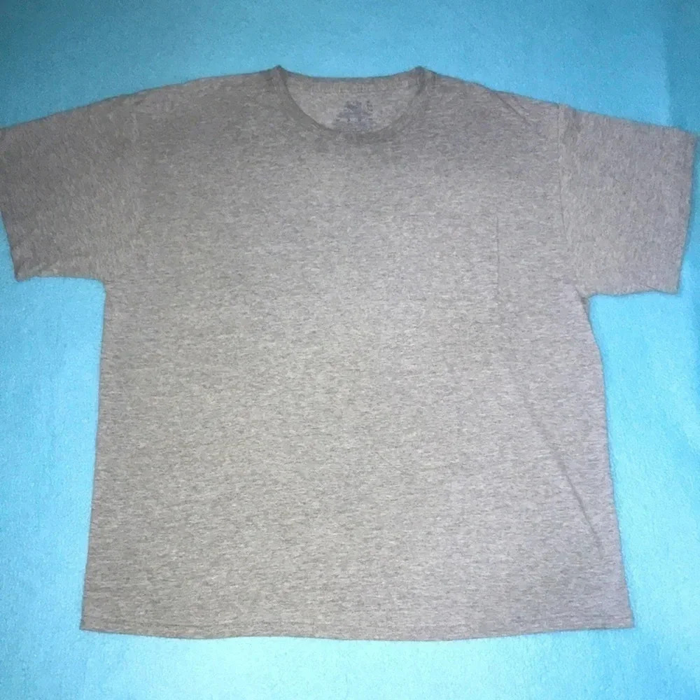 FRUIT of the Loom heather grey pocket T-shirt size XL